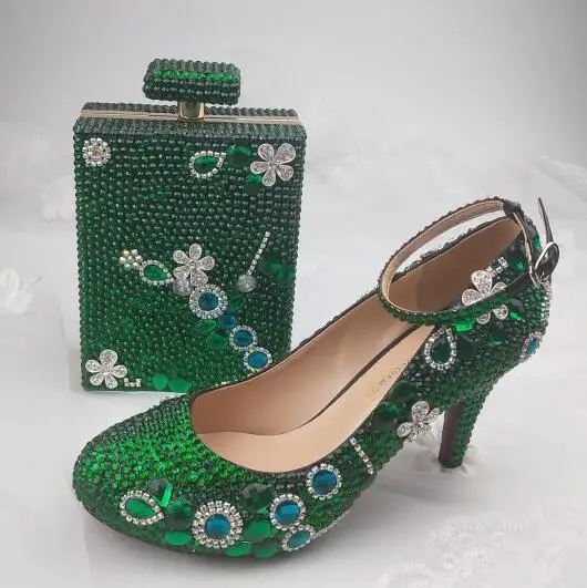 Sapatos de festa com correspondência sacos de