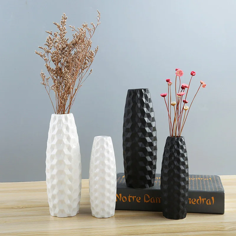 

1pcs Simple Pure Color White Ceramic Vase Creative Home Desktop Decoration Mini Ceramic Vase Classic Office Decor Supplies Gift