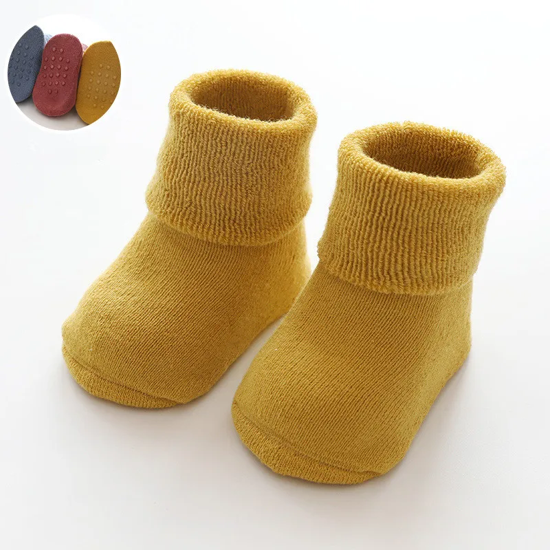 Носки для новорожденных хлопковые осенне-зимние нескользящие носки-тапочки для мальчиков и девочек Однотонные махровые теплые тапочки плотные носки для малышей - Цвет: yellow