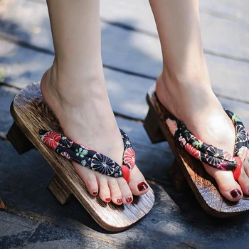 

Women's Japanese 2-tooth flip-flops with thick soles and non-slip clog slippers