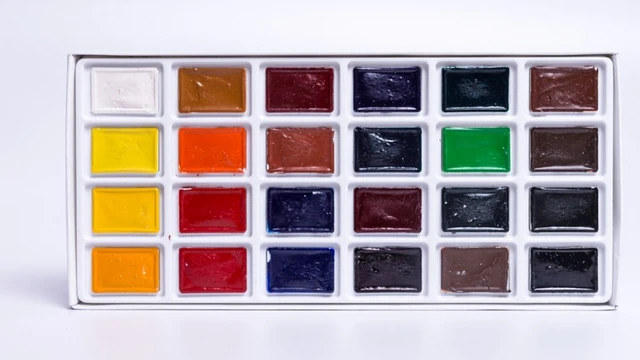 Set de peinture aquarelle composé de 50 couleurs