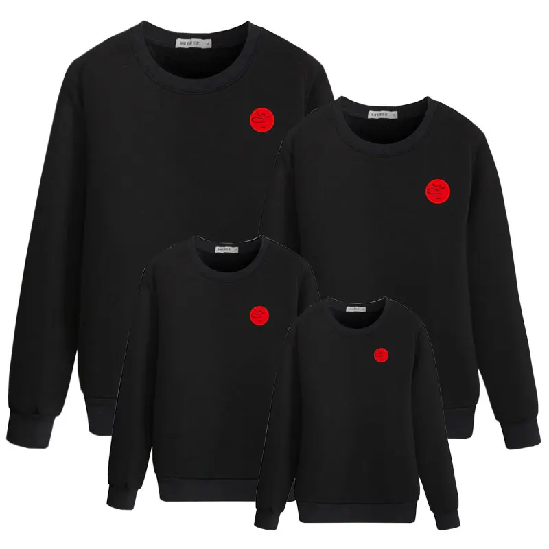 Color1 Модная одежда для детей одинаковые комплекты для семьи; одежда для папы и мать и дочка пап и сыновей; выглядят Толстовка MOM and me папа ребенок милый - Цвет: Color1