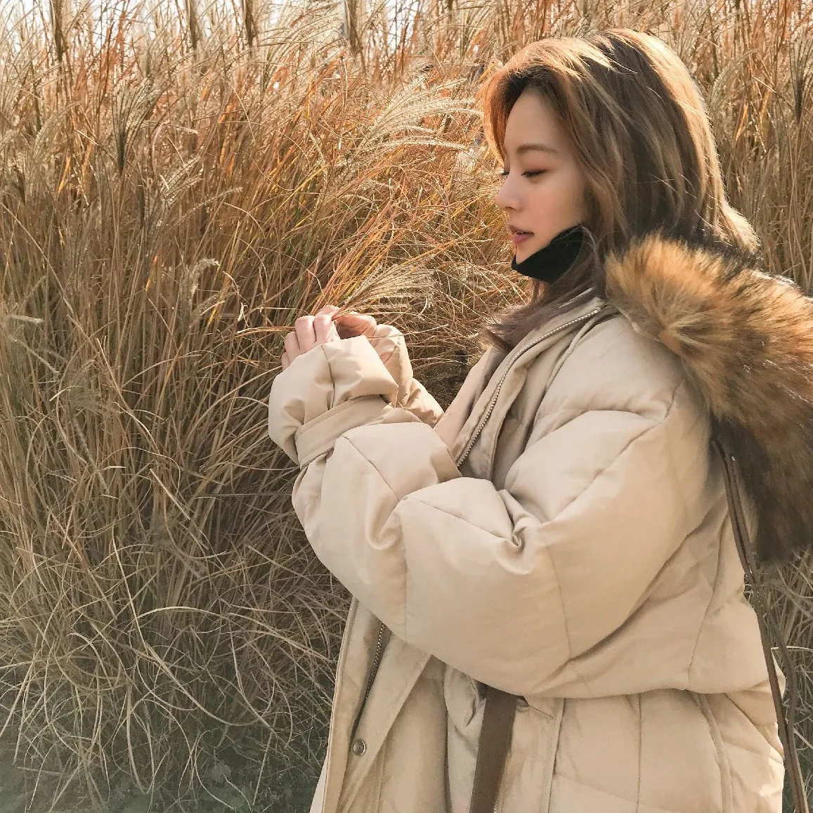 

Photo Shoot Korean-Style CHIC Bandage Cloth Cuff Loose Beige Apricot down Coat Women's over-the-Knee Long Hooded Large Fur Colla