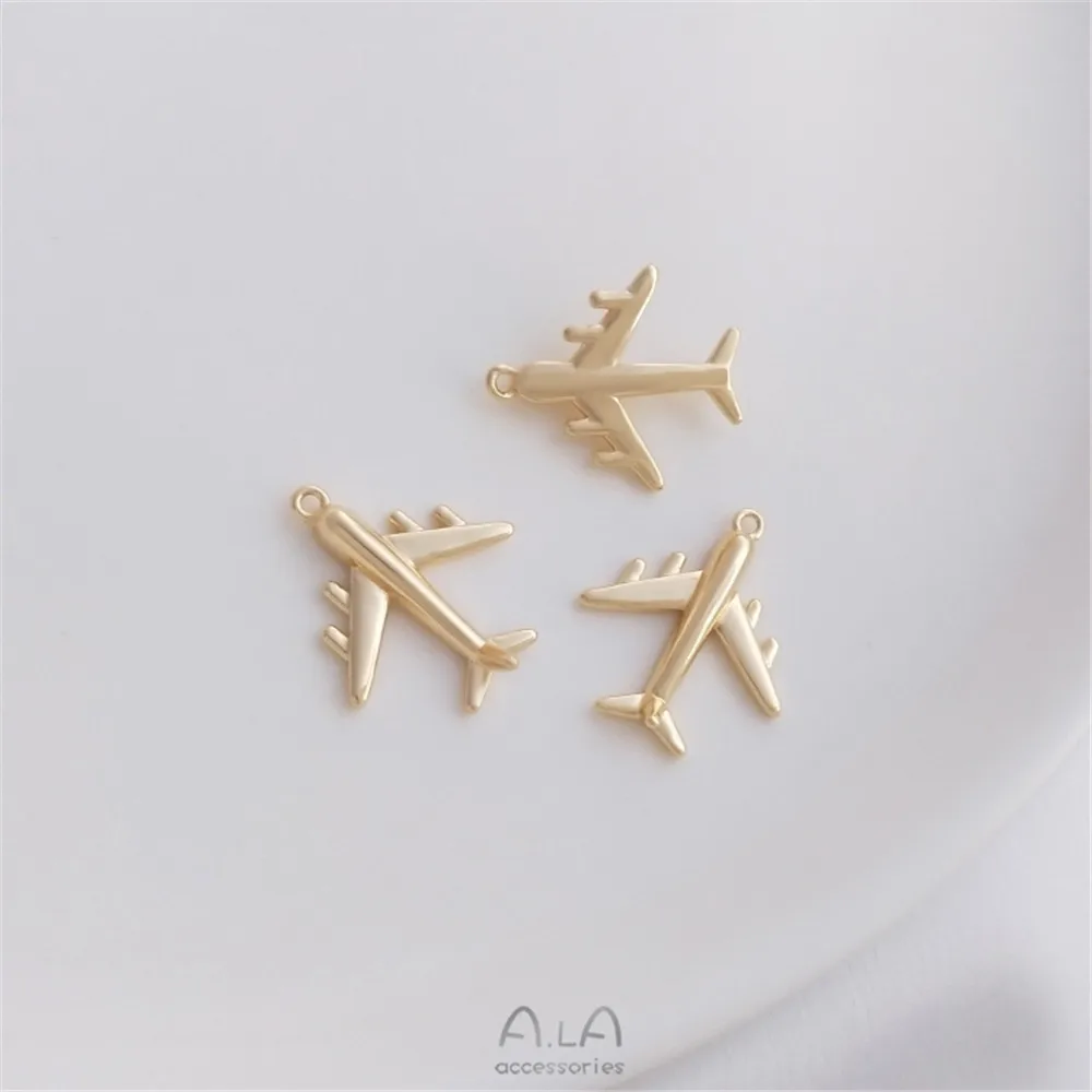 Рисунок 5 - Цепочка с подвеской в виде самолета