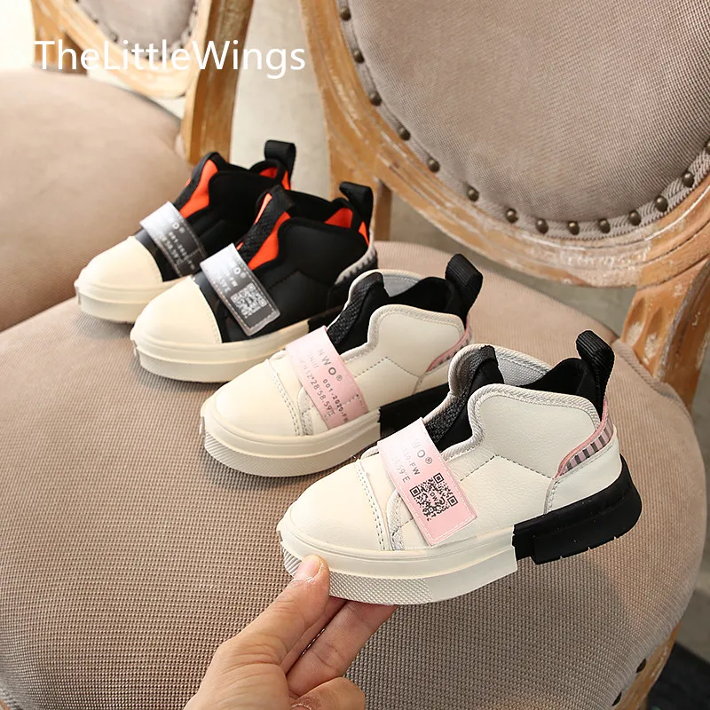 Детская спортивная обувь осень г. Новые корейские Модные Цветные подходящие Кроссовки для мальчика и девочки дышащая обувь 1-3 лет