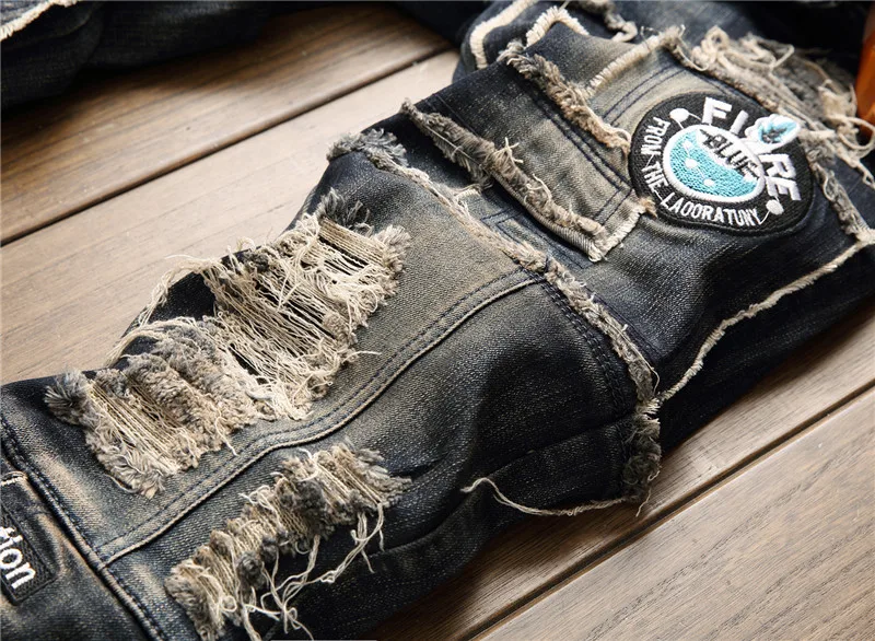 Men’s luxury hole ripped retro jeans distressed badge patched embroidery denim pants slimming hard washed casual jeans pants 6