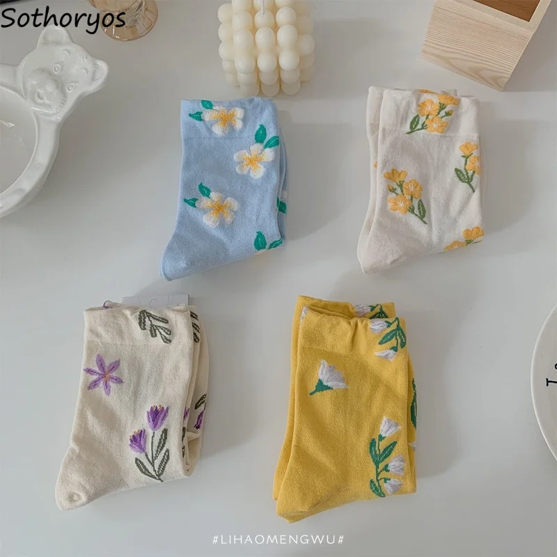 

Women Socks Floral Embroidery Sweet Girls Fashion Kawaii Middle Tube Knitted Ins Retro Female Harajuku Colorful All-match Lovely
