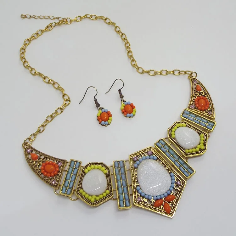 Collares в Европе и Америке преувеличенный полый геометрический цвет смолы набор шнека ключицы цепи ожерелье костюмы