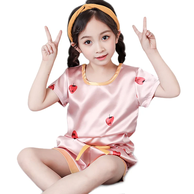Шелковый Летние пижамы для девочек мягкая одежда для сна для девочек, Детский пижамный комплект 2 шт./компл. костюмы детские пижамы комплекты Одежда для малышей - Цвет: Pink strawberry