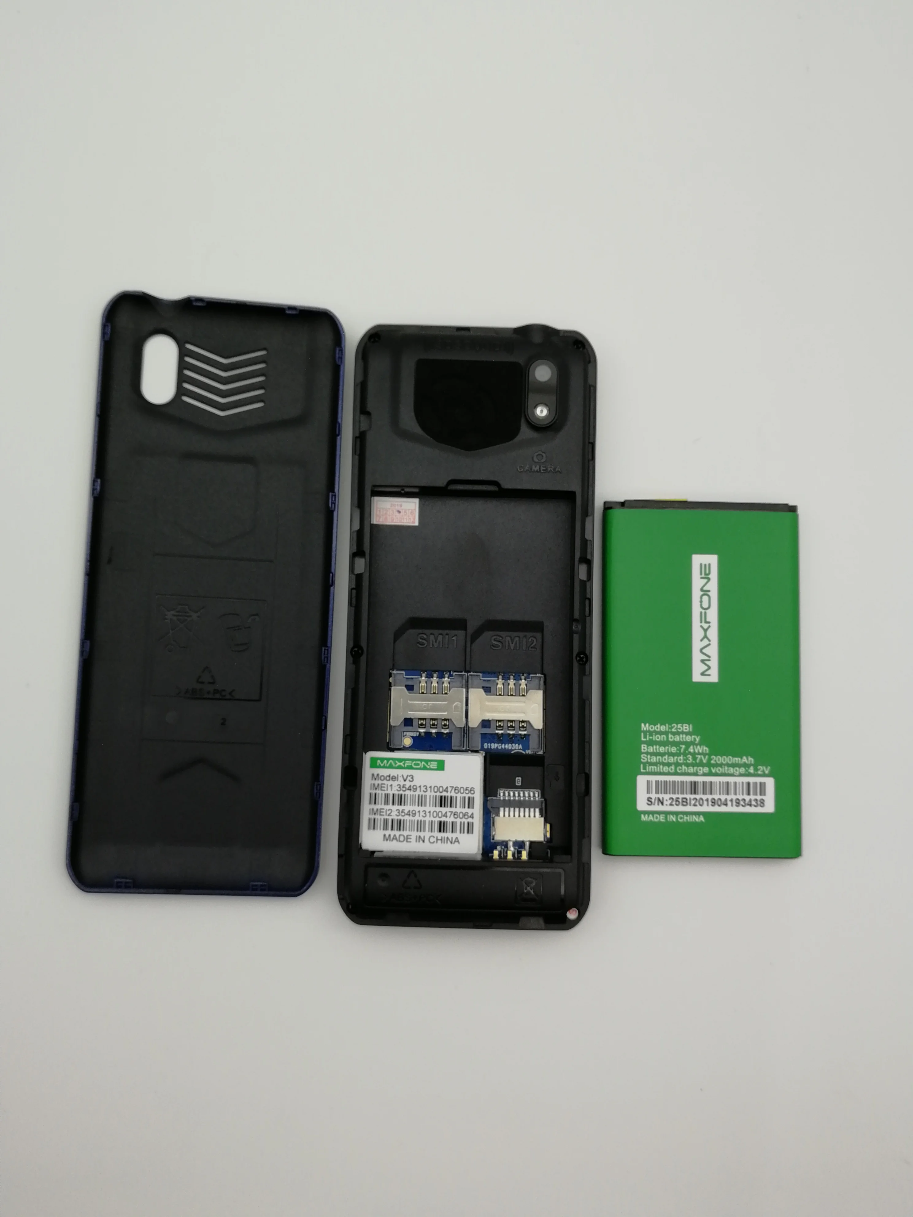 Кнопочный мобильный телефон, 1,77 дюймов, 2000 мА/ч, две sim-камеры, Bluetooth, большой динамик-фонарик, fm-радио, сотовый телефон для пожилых людей, Maxfone V3