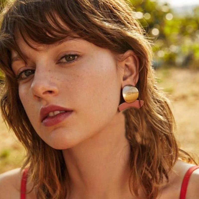 

New Geometry Earrings For Women Pink/Black/Red 3Color Metal Stud Earring High Quality Statement Ear Jewelry Exquisite Gift