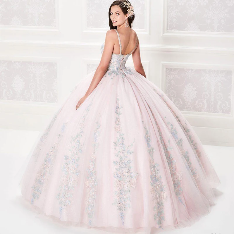 Ball Gown Light Pink Quinceanera Dresses Beaded Bodice Silver Lace Prom Dresses Gorgeous Princess Party Gowns