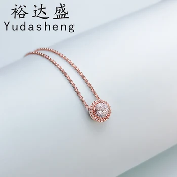 

Round brilliant halo necklace