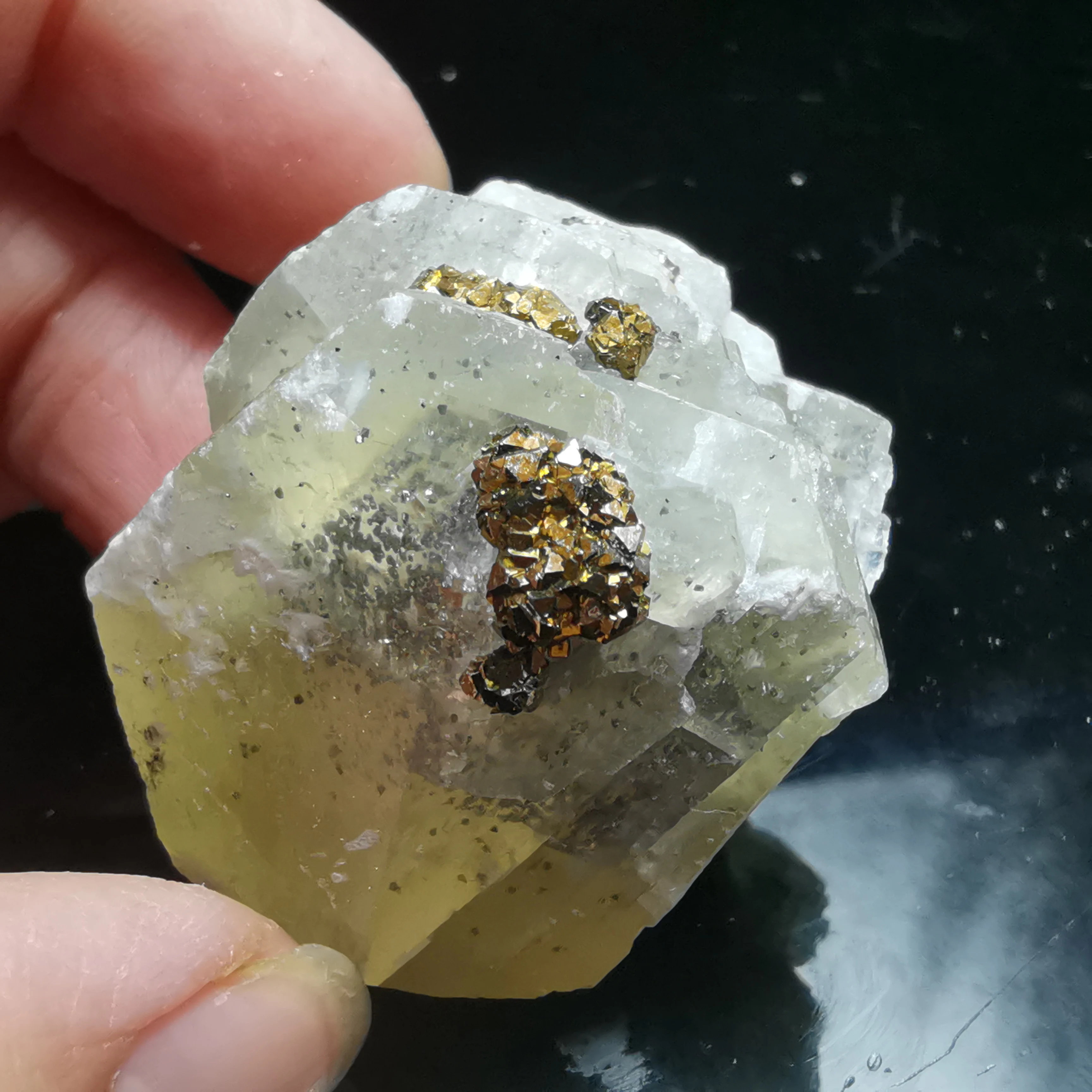 

40gRare natural flower liquid and nonferrous pyrite symbiosis repair energy QUARTZ GEM home decoration collection ornaments