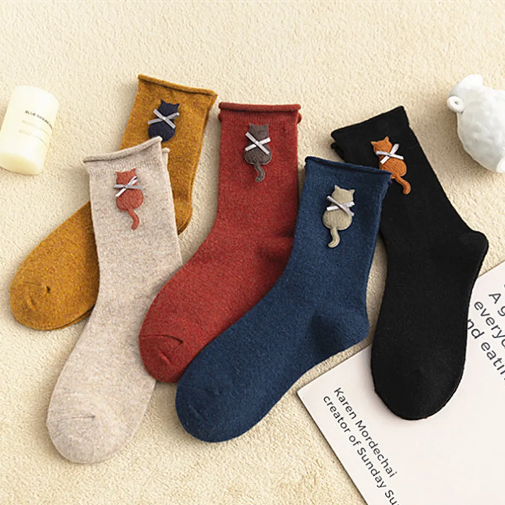 Net red trendy must-have five pairs of ladies fashion cartoon kittens and bears sewing wool solid color cotton curled tube socks