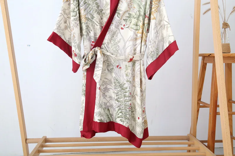 Spring Leisure Loose Comfortable V-collar Fashion Silk Robes for Women Satin Dress Long Sleeve Bath Robe Satin Lingerie Robe