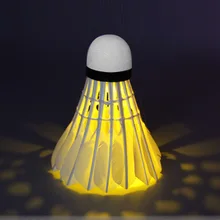 Новинка, 4 шт., цветной светодиодный Волан для бадминтона, шар с пером, светящийся в темноте, для активного отдыха, спортивные аксессуары