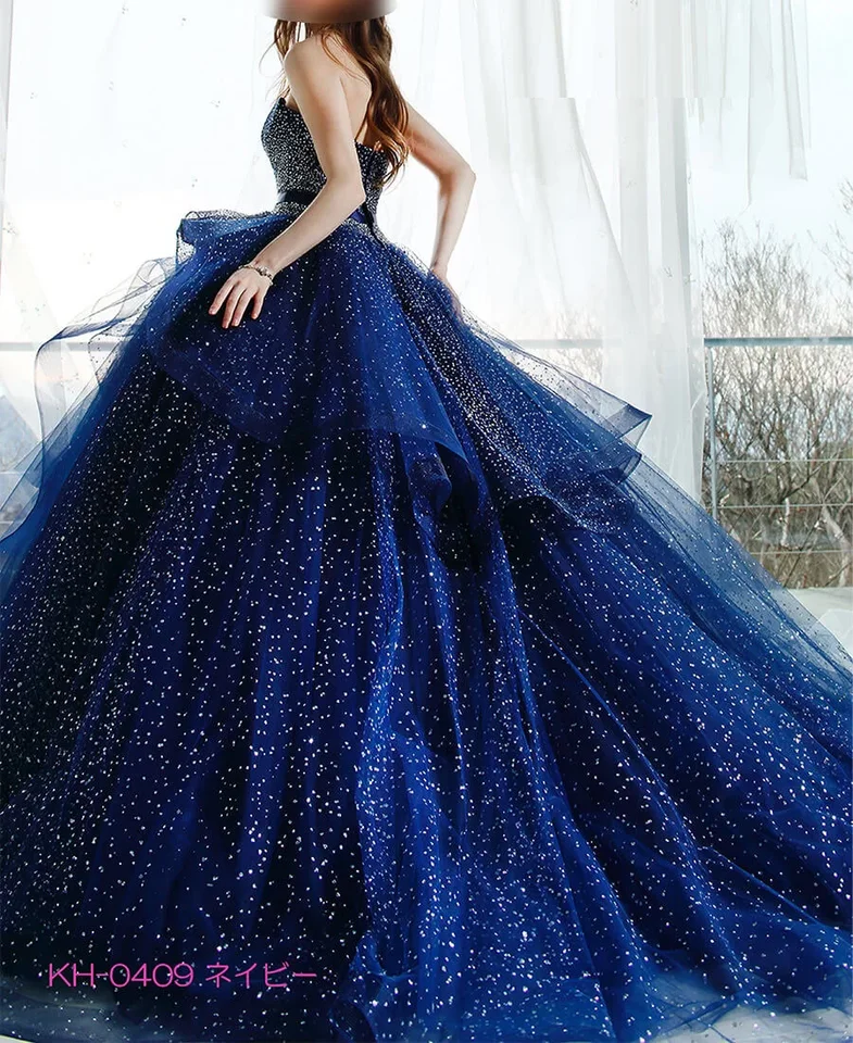 Elegantes Bubble Kleid Für Damen – Ausgefallen Mit Perlenausschnitt, Gr. 8-12, Mini-Länge, Von Futuro Fashion