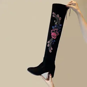 

Chinese brand high quality women's snow boots, high barrel warm and fashionable embroidered women's shoes, free delivery