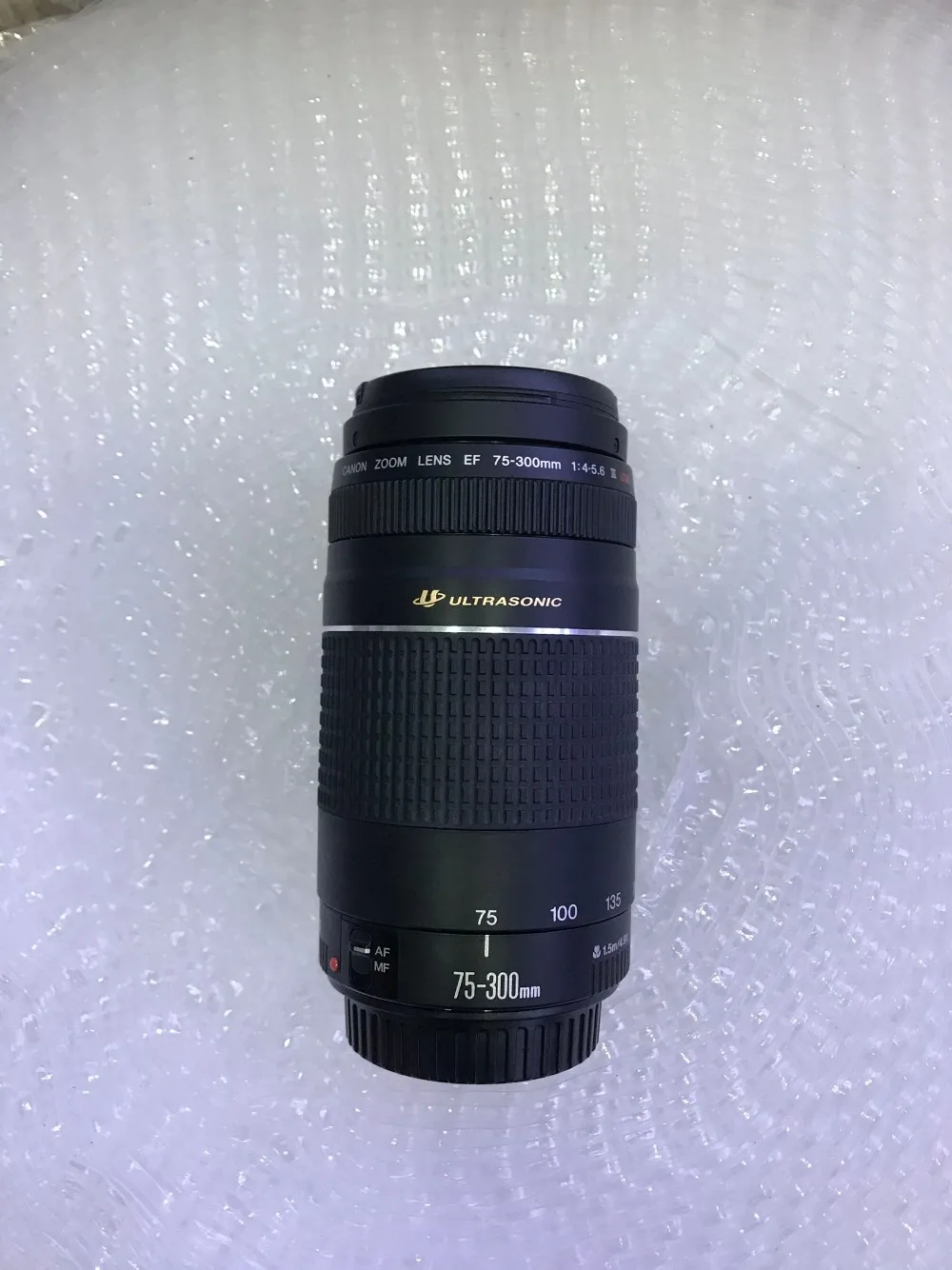 Б/у телеобъектив Canon EF 75-300 мм f/4-5,6 III USM для зеркальных фотокамер Canon