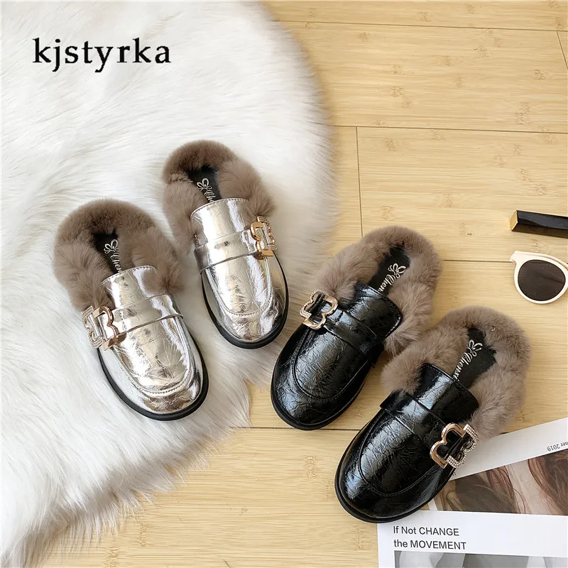 Kjstyrka/зимние женские тапочки с пряжкой и ремешком, украшенные блестками; женские удобные шлепанцы на плоской подошве с круглым носком и пушистым плюшем, украшенные стразами; pantoufle femme