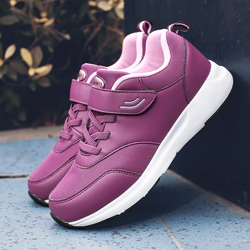 Cena Mężczyźni buty trampki mężczyźni oddychająca siatka powietrzna Slip on letnia jesień antypoślizgowe obuwie lekkie skarpety buty męskie 19NOV26