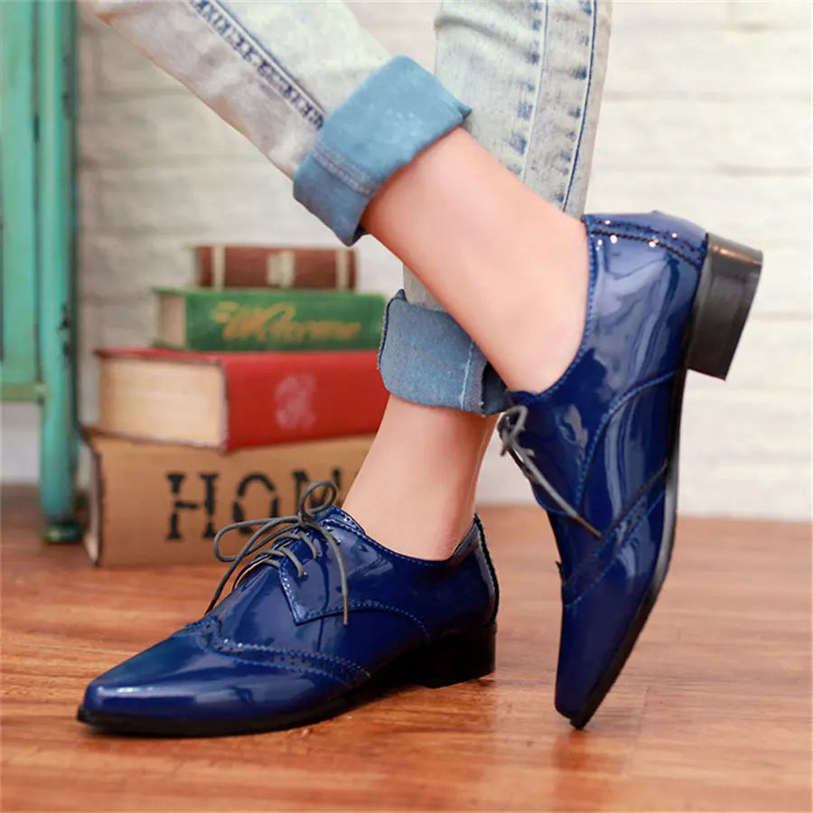 Spring Autumn Women Flats British Patent Leather Derbies Pointed Toe Casual Dress Party Lace Up Oxfords Red Black Lady Brogues