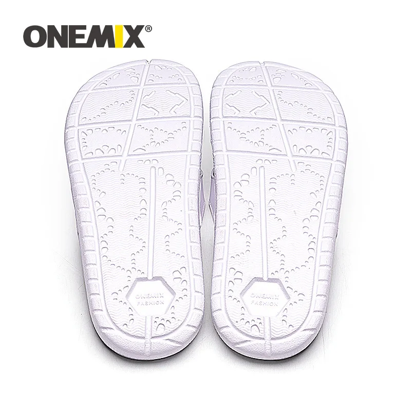 Сандалии ONEMIX мужские для дома и пляжа летние Нескользящие тапочки мультяшный