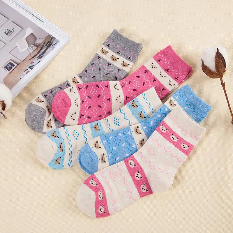 

Winter Wool Socks Thickening And Warming Rabbit Wool Mid-barrel Wool Women's Cotton Socks