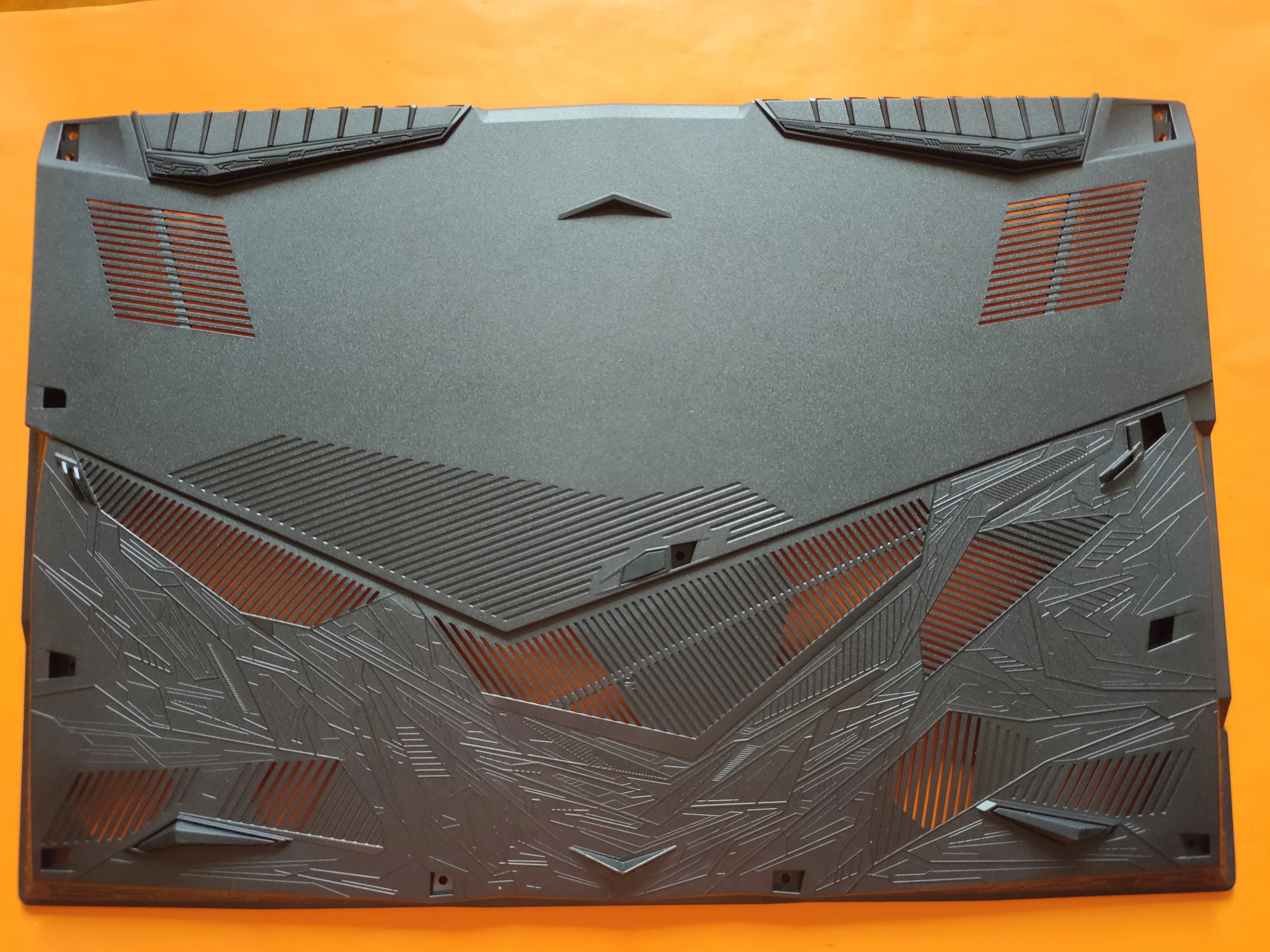 Чехол для MSI GE75 MS-17E1 D