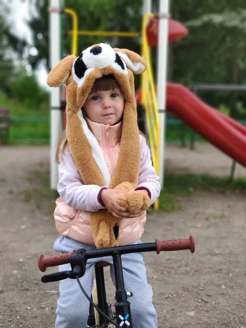 Шапка кролик с движущимися ушками милая мультяшная игрушка шапка подушка