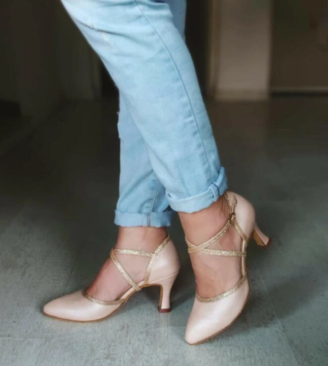 Satin closed toe heels Clearance