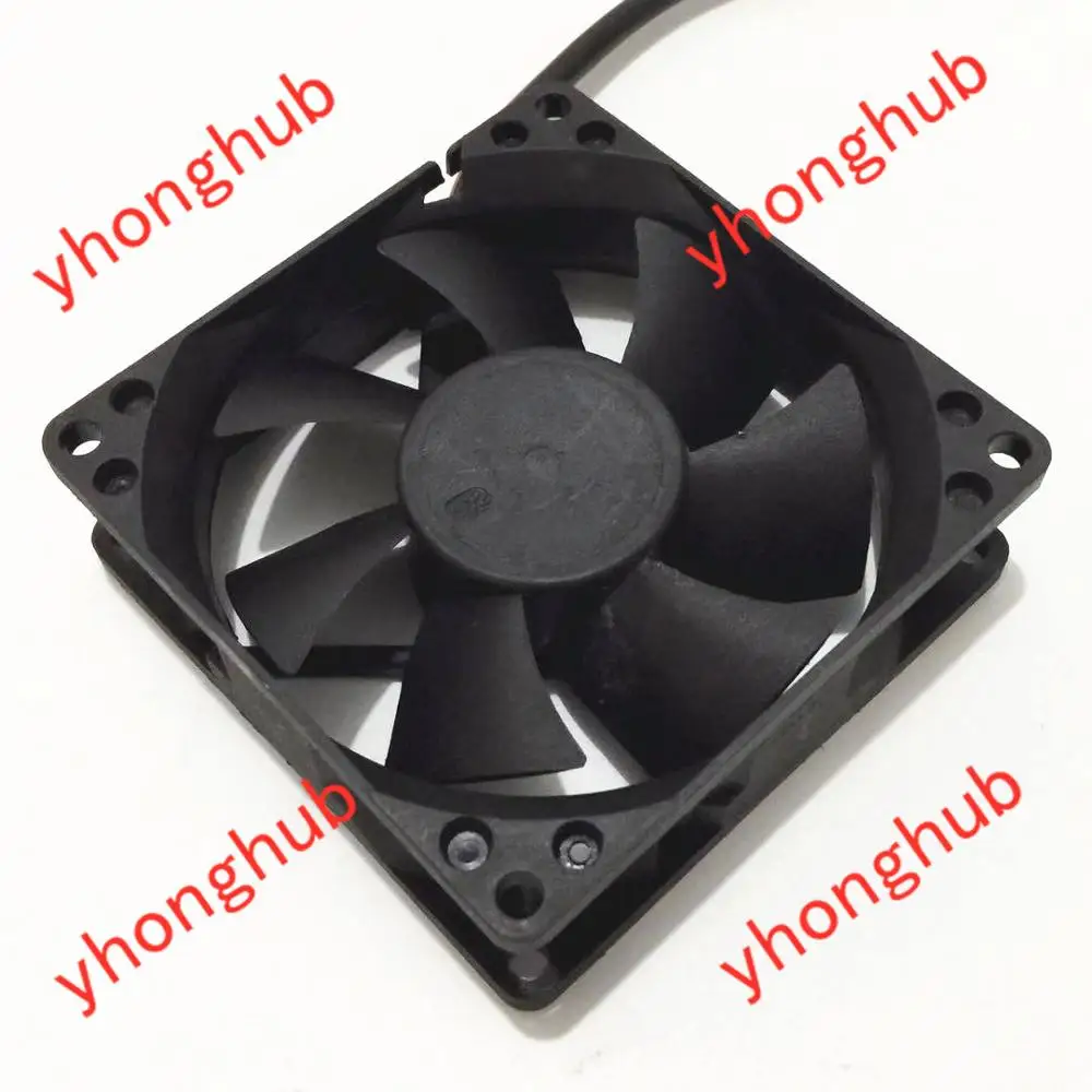 RUNDA RD8025B24H DC 24V 0.18A 80x80x25 мм 2 провод Сервер площади