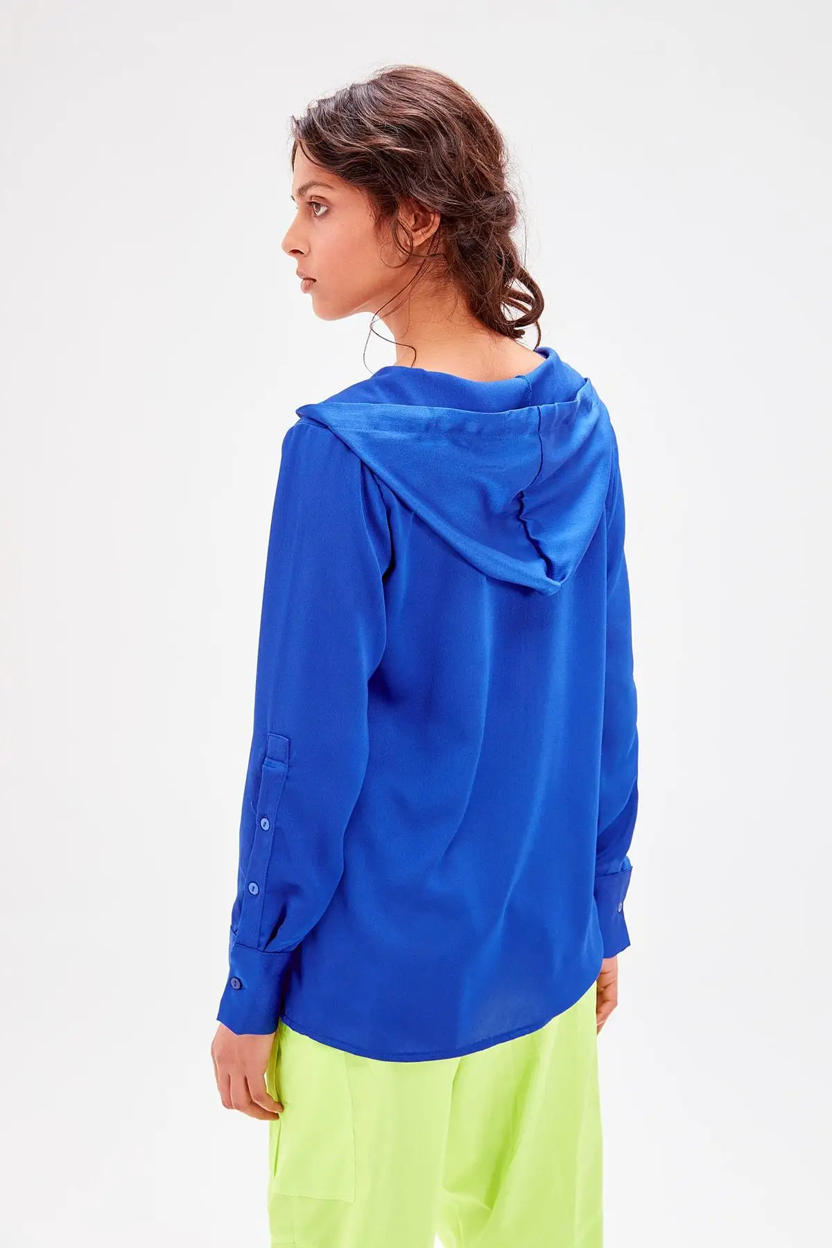 Trendyol индиго с капюшоном атласная блузка TWOAW20BZ0140