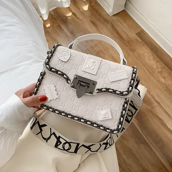 

Bag women's bag 2020 new fashion shoulder messenger bag simple and advanced sense Joker broadband network red square bag
