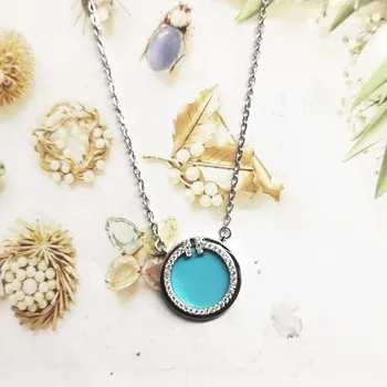 

New Ladies S925 Sterling Silver Original Round Letter Inlaid Blue Shell Pendant Necklace Women's Sterling Silver Necklace