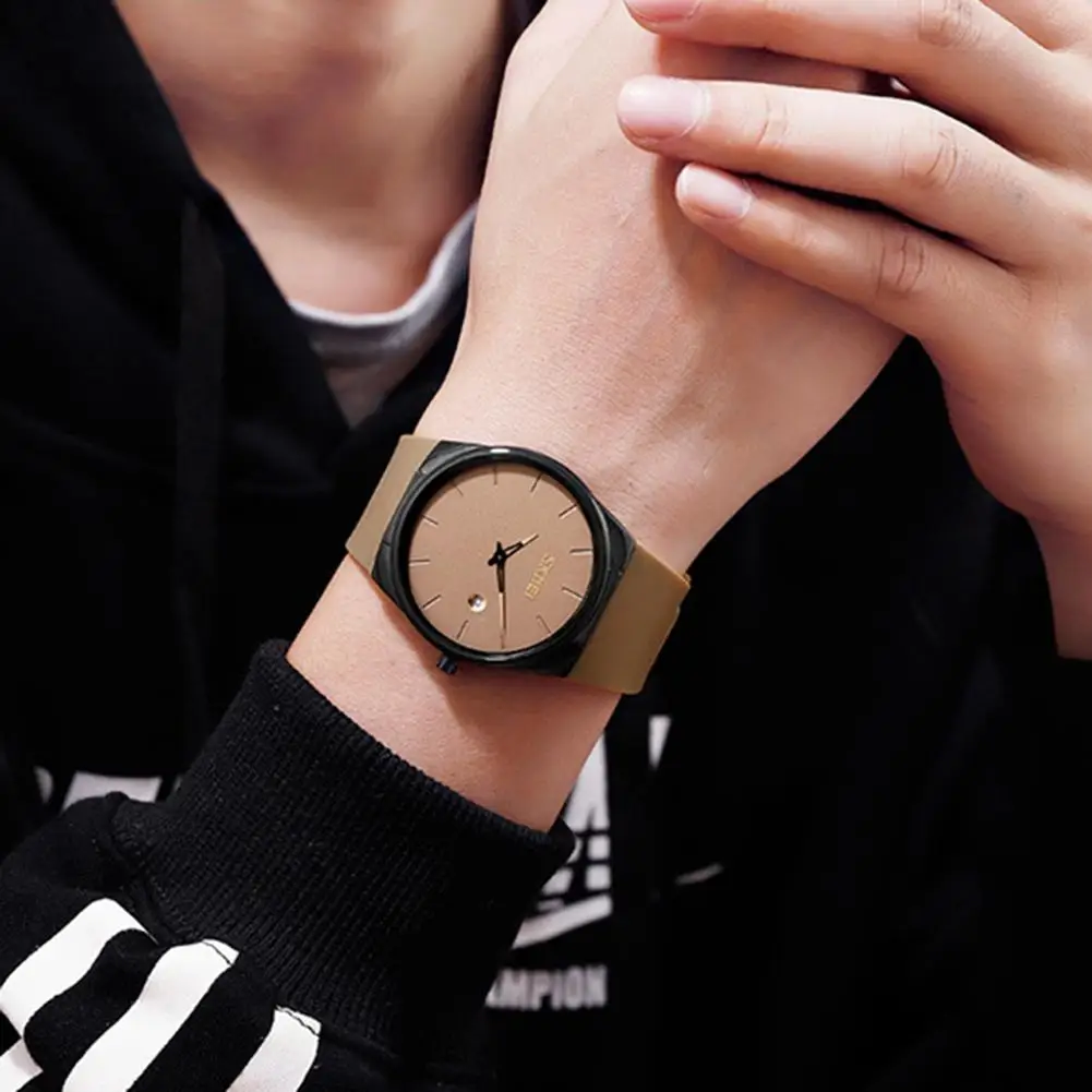 

Fashion Simple Casual Ultra Thin Waterproof Calendar Big Round Dial Quartz Wrist Watch Couple Gift
