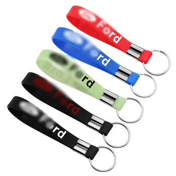 

1pcs luminous silicone car keychain car badge key ring For Ford mk2 mk3 mk4 mk5 mk7 fiesta FOCUS 2 3 4 5 Car accessories