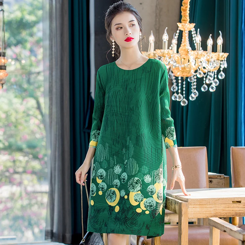 

Plus Size Dress Elastic Loose Miyake Pleated 2020 Women Spring New Fashion Round Neck Three Quarter Sleeve A Line Dress