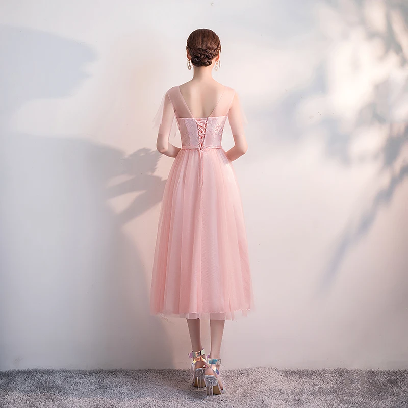 Шифоновое коктейльное платье средней длины с цветочной вышивкой и V образным