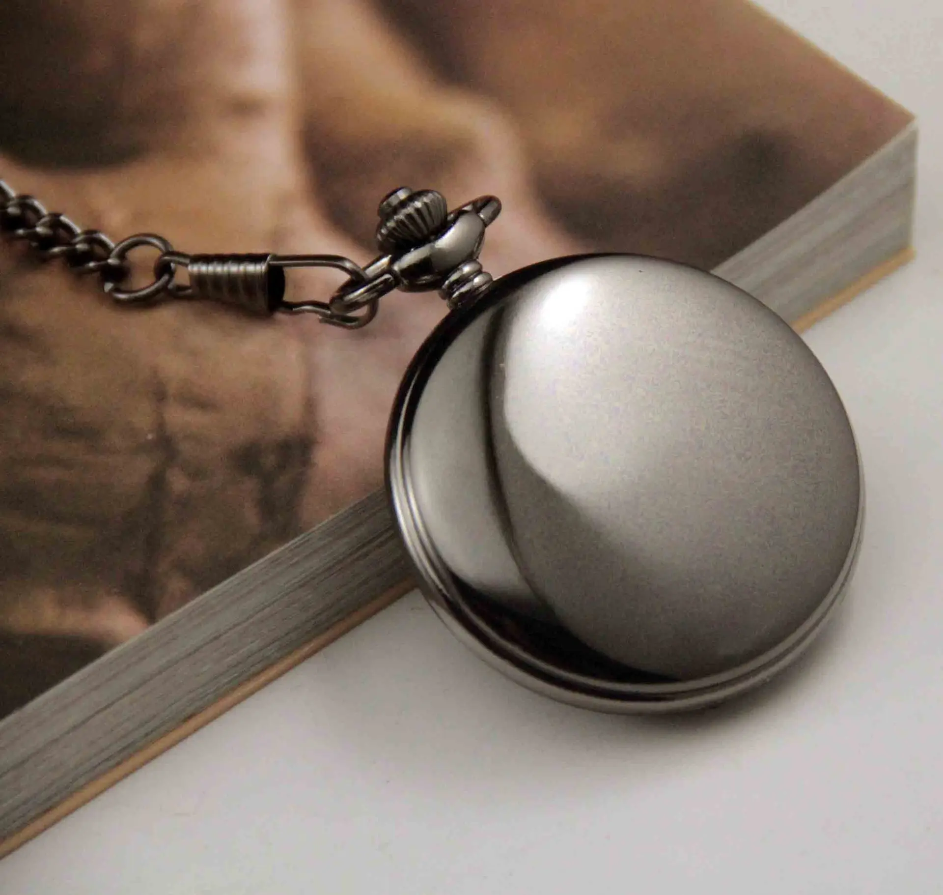 

Fashion Pocket Watch Black And White with Pattern Pocket Watch New Style Table Decorative Clock Men Pocket Watch Silver Pocket W
