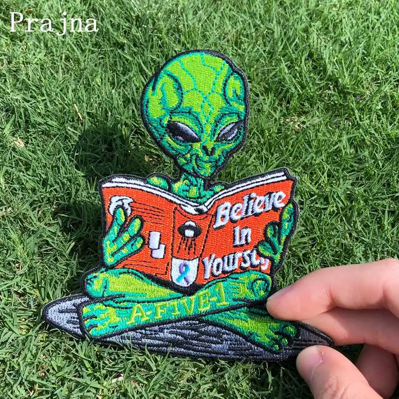 

Prajna Alien Reading Book Patches Embroidered Iron On Patches For Clothing Applique DIY Stripes On Clothes Jacket Coat Accessory