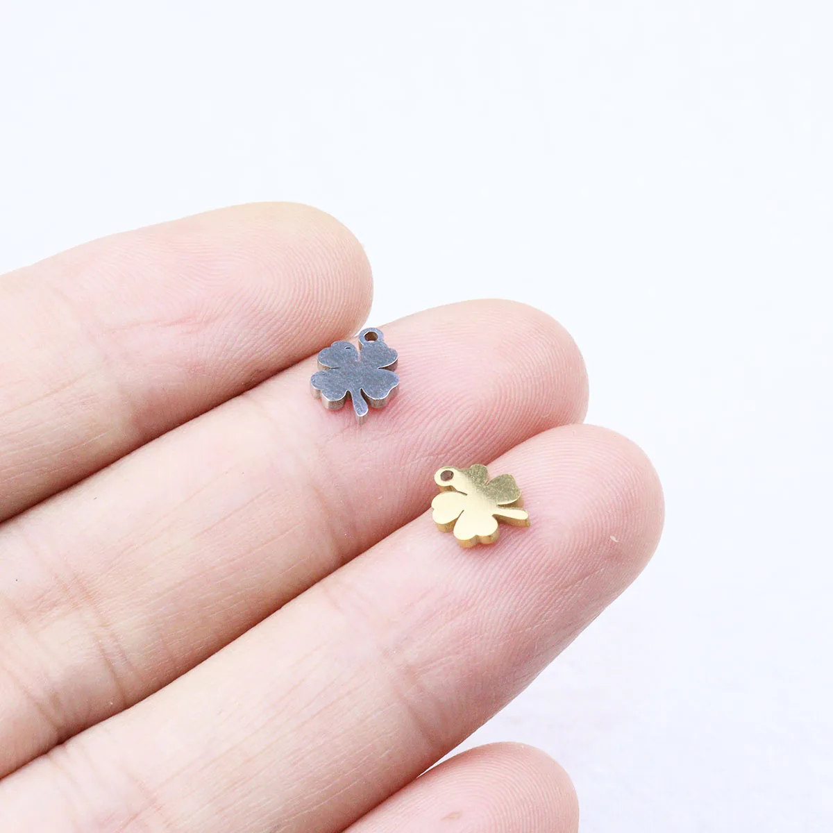 10pcs 6mm 도매 스테인레스 스틸 고품질 폴란드어 미니 잎 매력 펜던트 DIY 목걸이 팔찌 Unfading 무색
