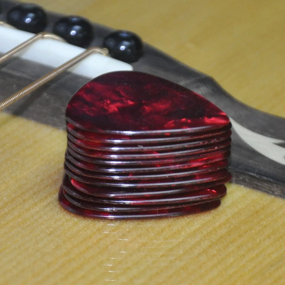 Lots of 100pcs Red Pearl Heavy 1.5mm Celluloid Guitar Picks Standard Plectra