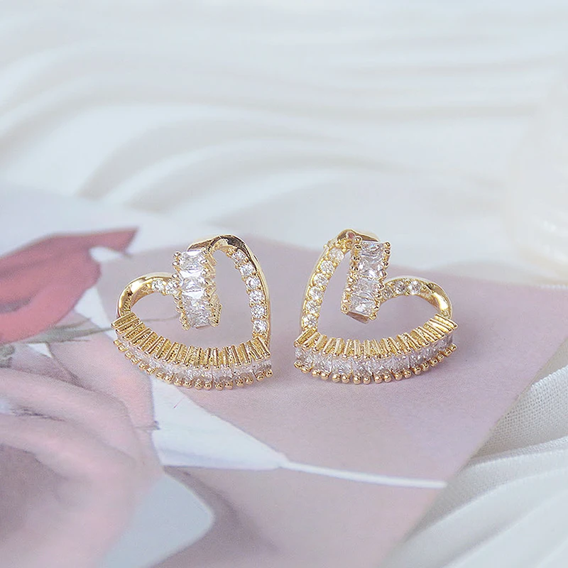 트렌디 디자인 트위스트 하트 CZ 여성용 귀걸이, Row Bling Shine Zirconia 14K 도금 골드 스터드 귀걸이 쥬얼리 펜던트