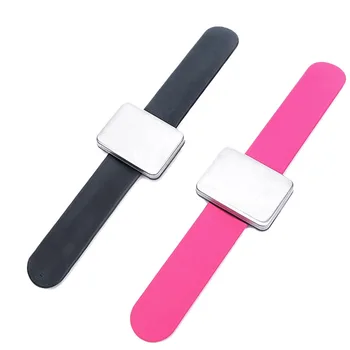 

Adjustable netic Bobby Pin Bracelet Self Adhesive Wrist Band netic Plate for Salon Hairstyling Clip