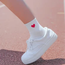 Женские короткие носки с красными сердечками; милые женские мягкие хлопковые носки для колледжа и школы; сезон лето-осень; носки для девочек; Лидер продаж; дышащие