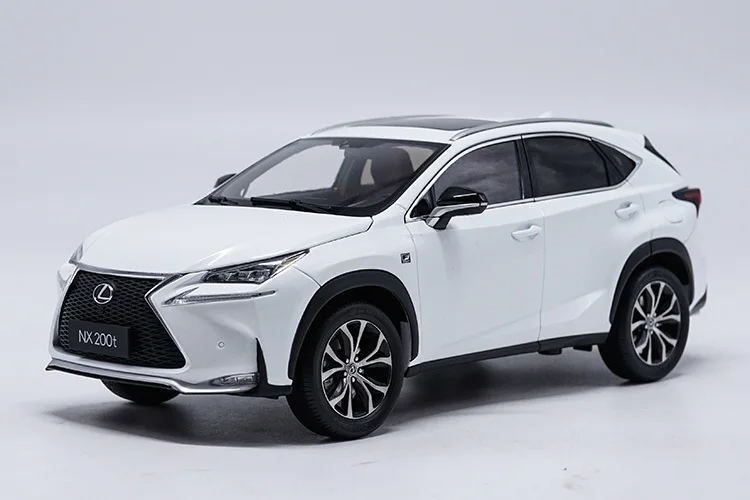 Высокая имитация LEXUS NX200T 1:18 передовая модель автомобиля литья под давлением металлическая модель игрушечного автомобиля подарки для мальчиков Коллекция