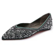 Блестящие слипоны с острым носком на плоской подошве; женские тонкие туфли; женская модная обувь на плоской подошве; сезон весна-осень; коллекция года