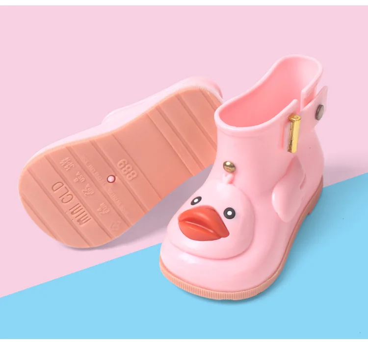 4466010661_684722905